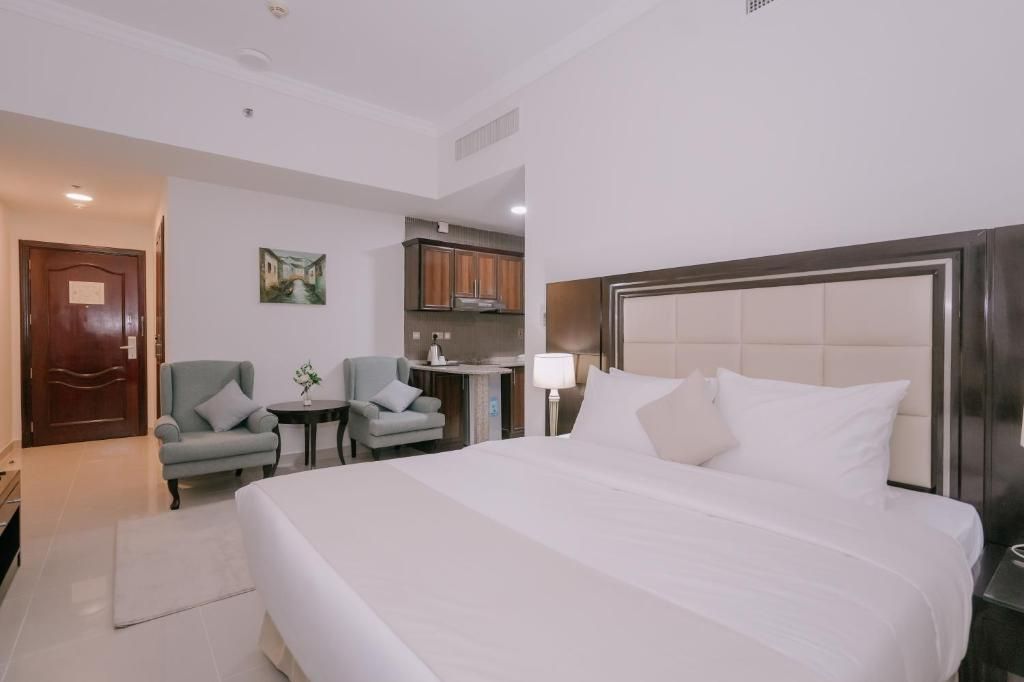 Deluxe Studio Apartment