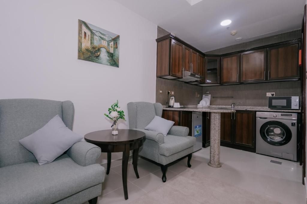 Deluxe Studio Apartment